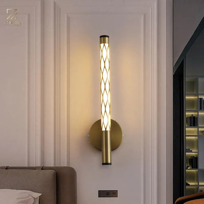 Daisy sleek linear Wall