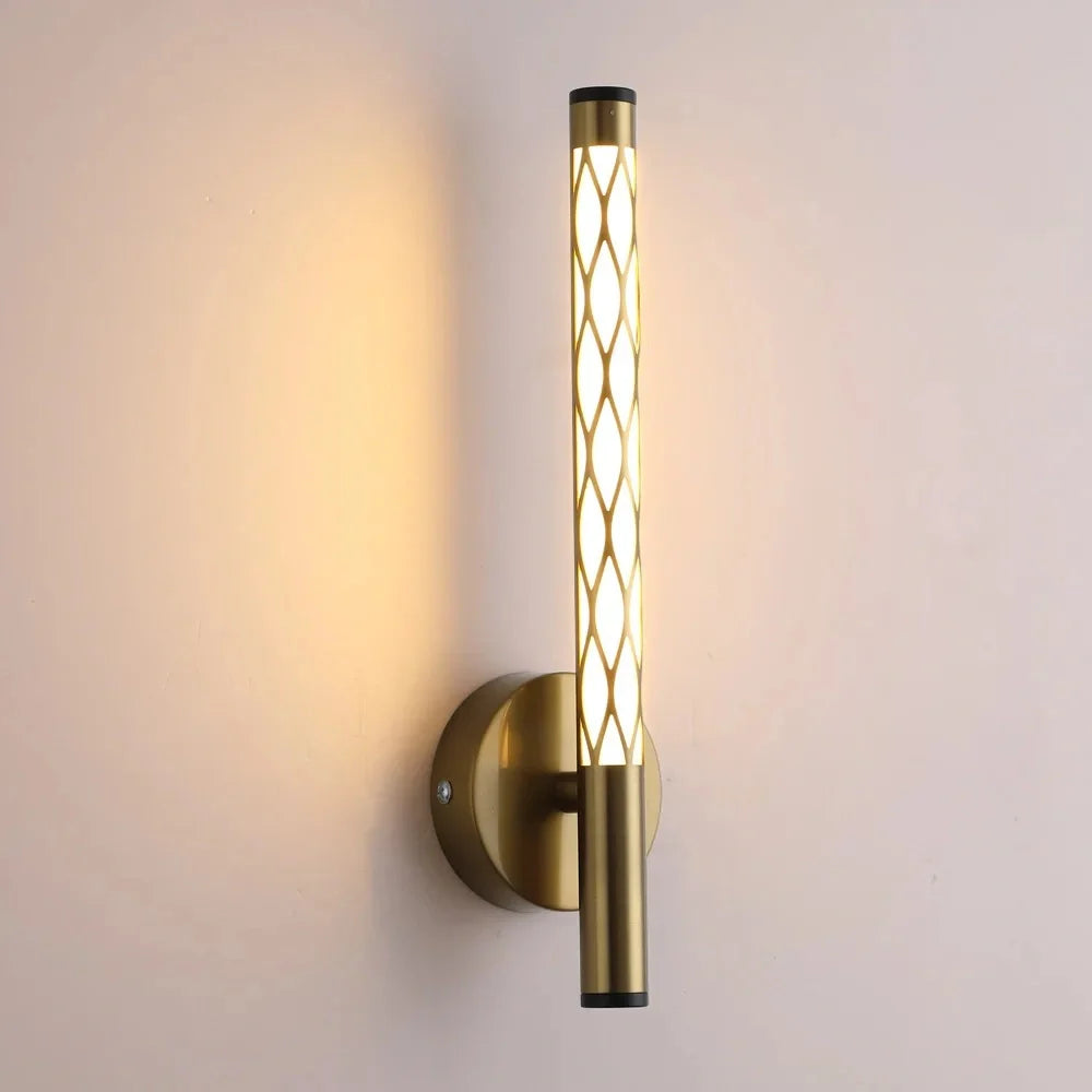 Daisy sleek linear Wall