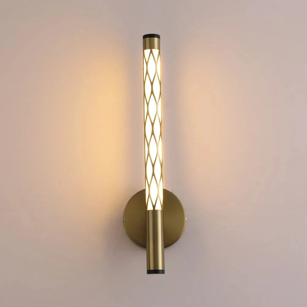 Daisy sleek linear Wall