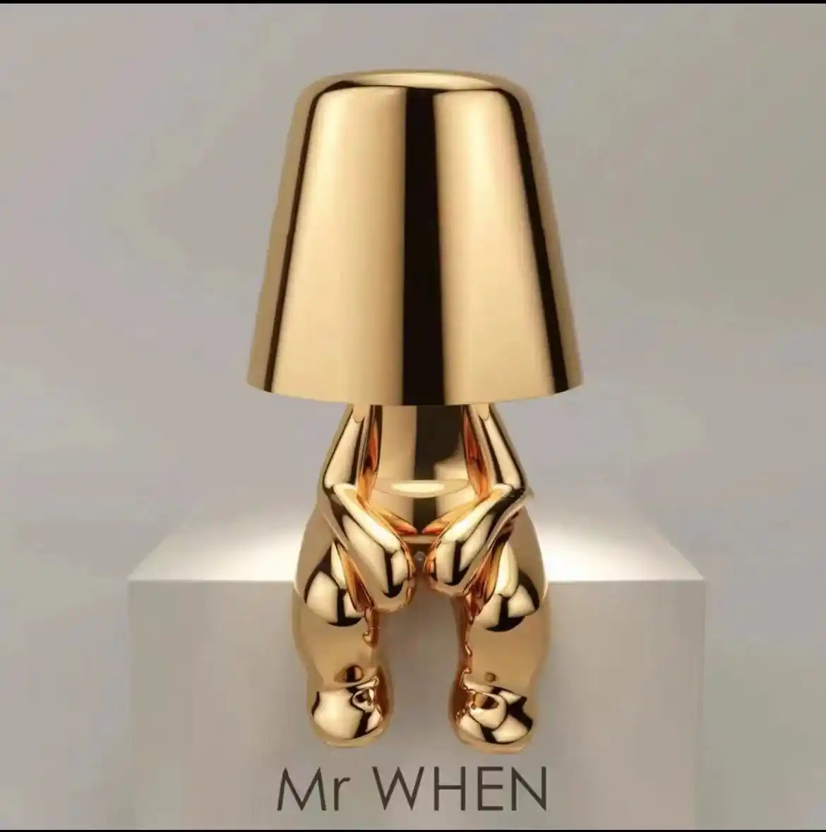 Zynella Oscar: Italian-Style Golden "Little Man" Portable Desk Lamp