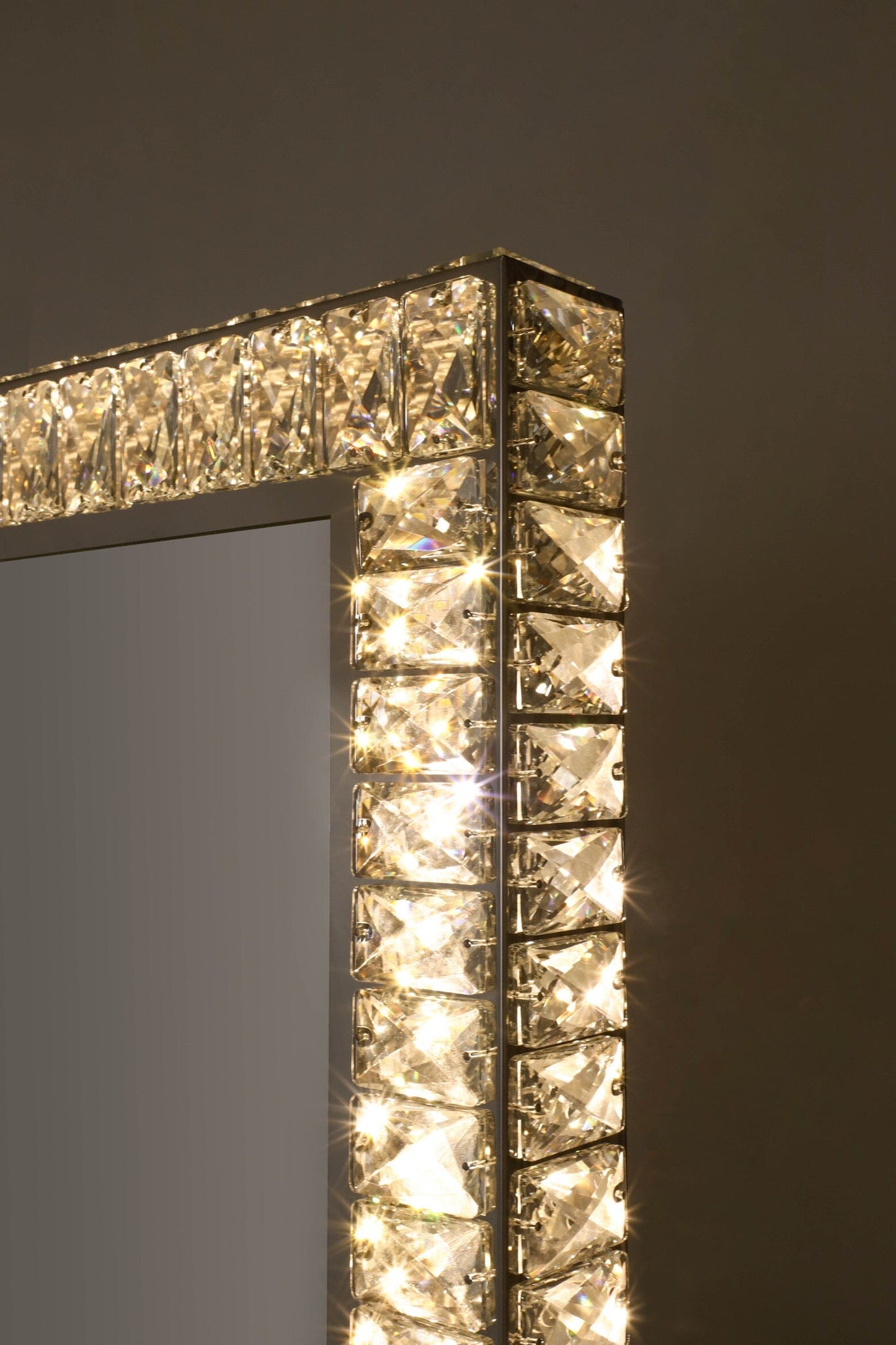 Zynella Vanity Elegant Mirror