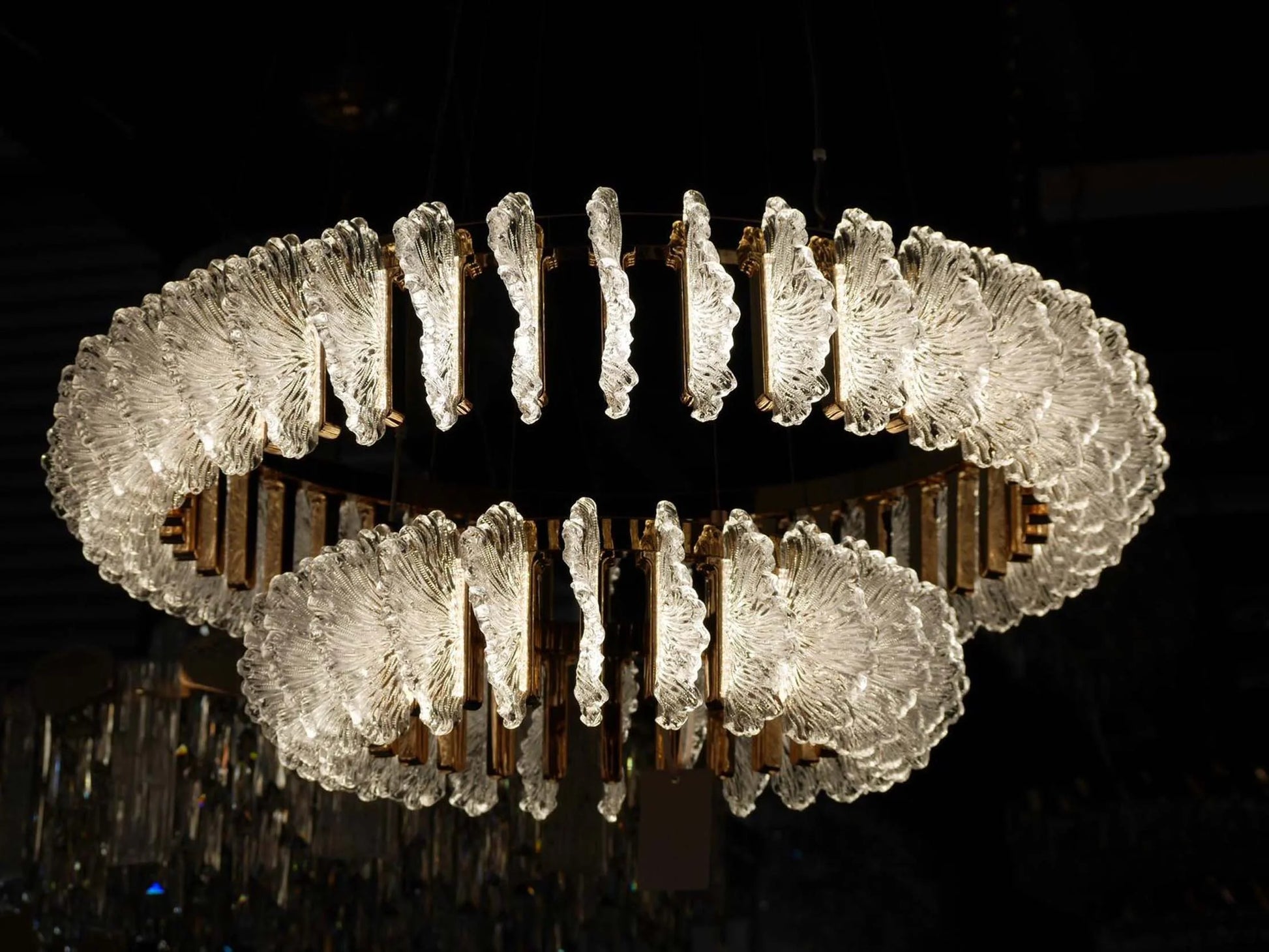 Close‑Up French Acrylic LED Pendant – Sleek Modern Lighting