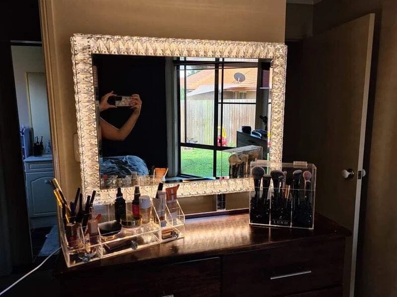 Zynella Vanity Elegant Mirror